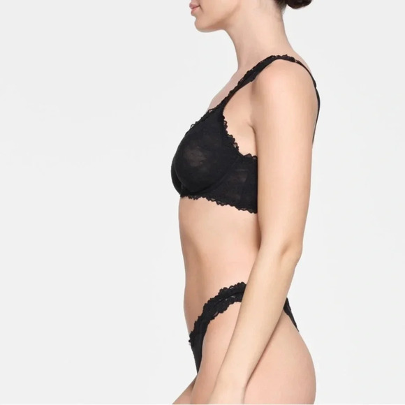 Skims women’s Bra - Picture 3 of 8